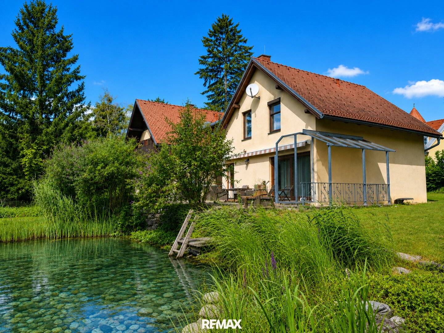 Einfamilienhaus mit großzügigem Platzangebot auf Gartengrundstück mit Schwimmteich