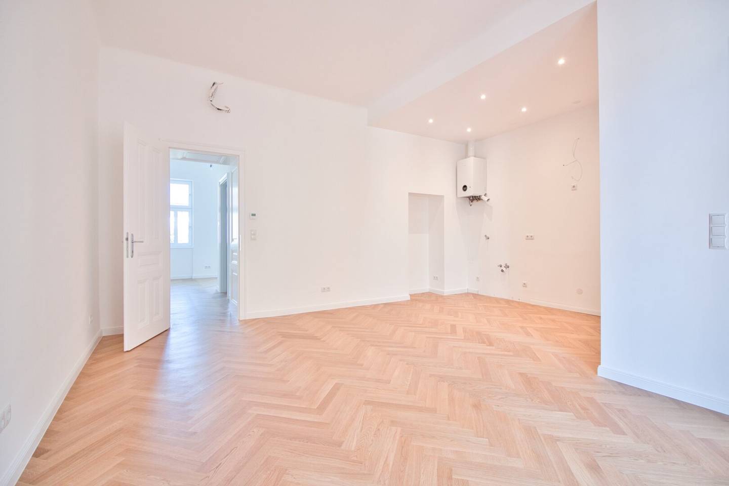First occupancy | 2-room | Air conditioning provision | Underfloor heating | Balcony extension possible | directly at the Thaliastraße U-Bahn station