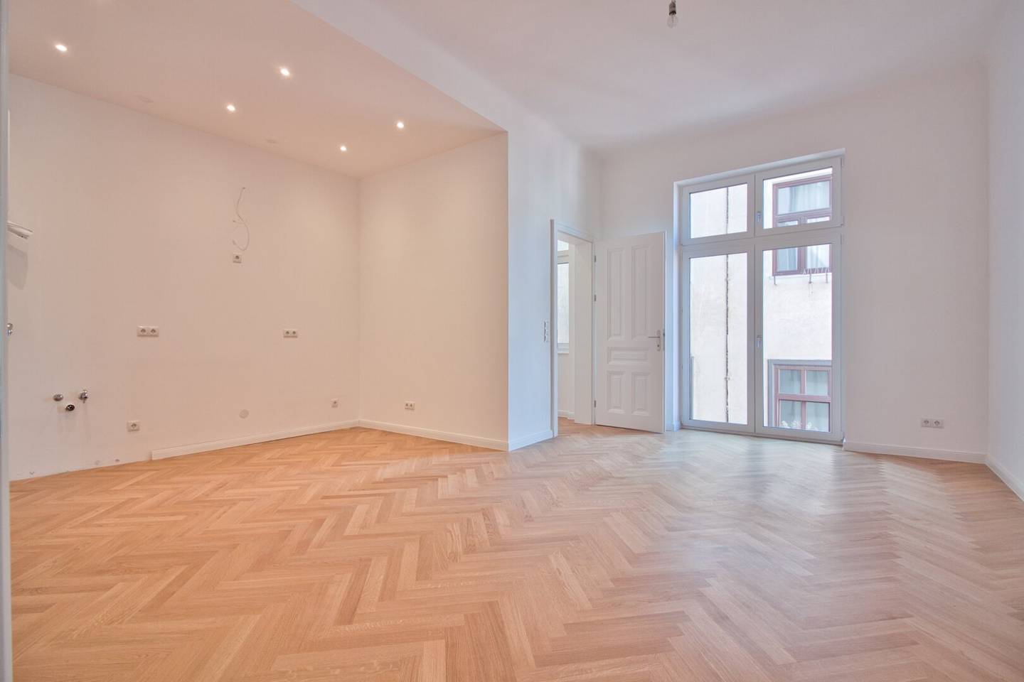 First occupancy | 2-room | Air conditioning provision | Underfloor heating | Balcony extension possible | directly at the Thaliastraße U-Bahn station
