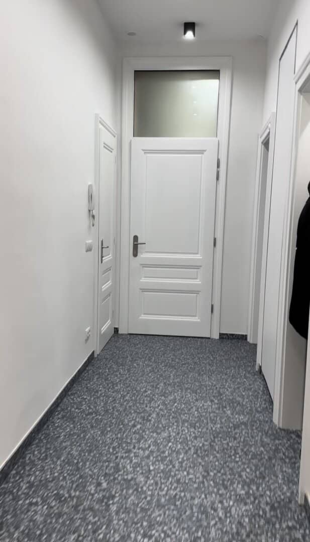 TOP LOCATION: FURNISHED 2.5 ROOM RENTAL APARTMENT IN THE 6TH DISTRICT