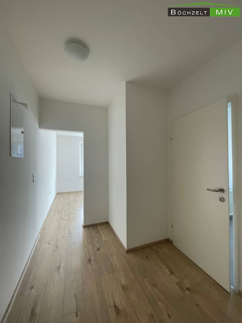 Mietwohnung mit möblierter Küche ++ Badezimmer mit Fenster ++
