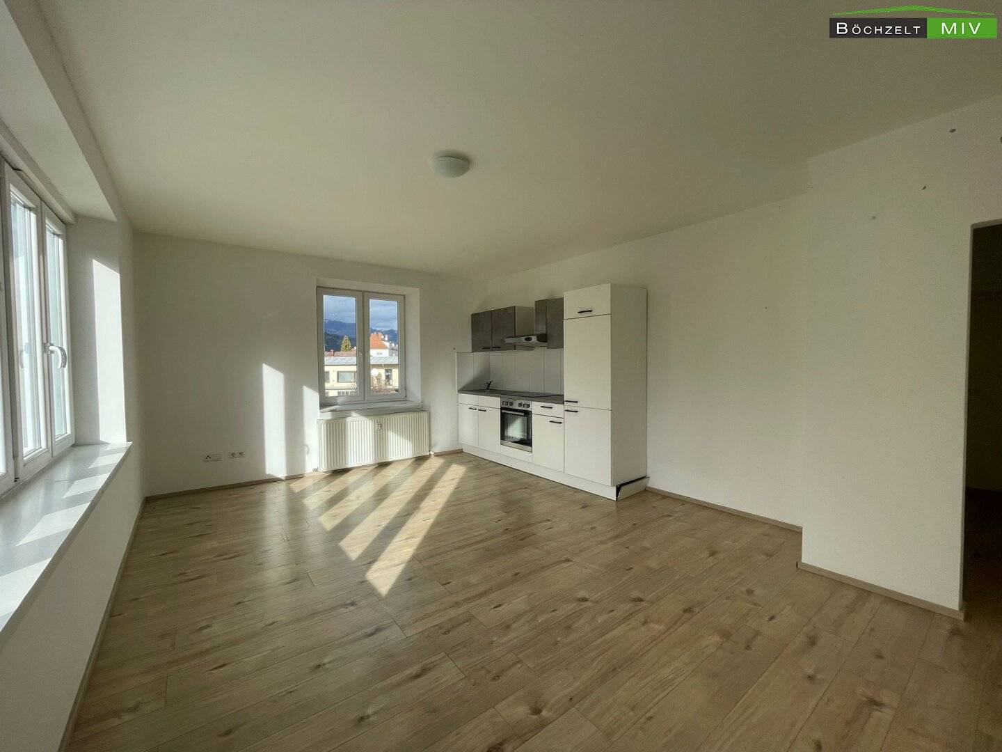 Mietwohnung mit möblierter Küche ++ Badezimmer mit Fenster ++