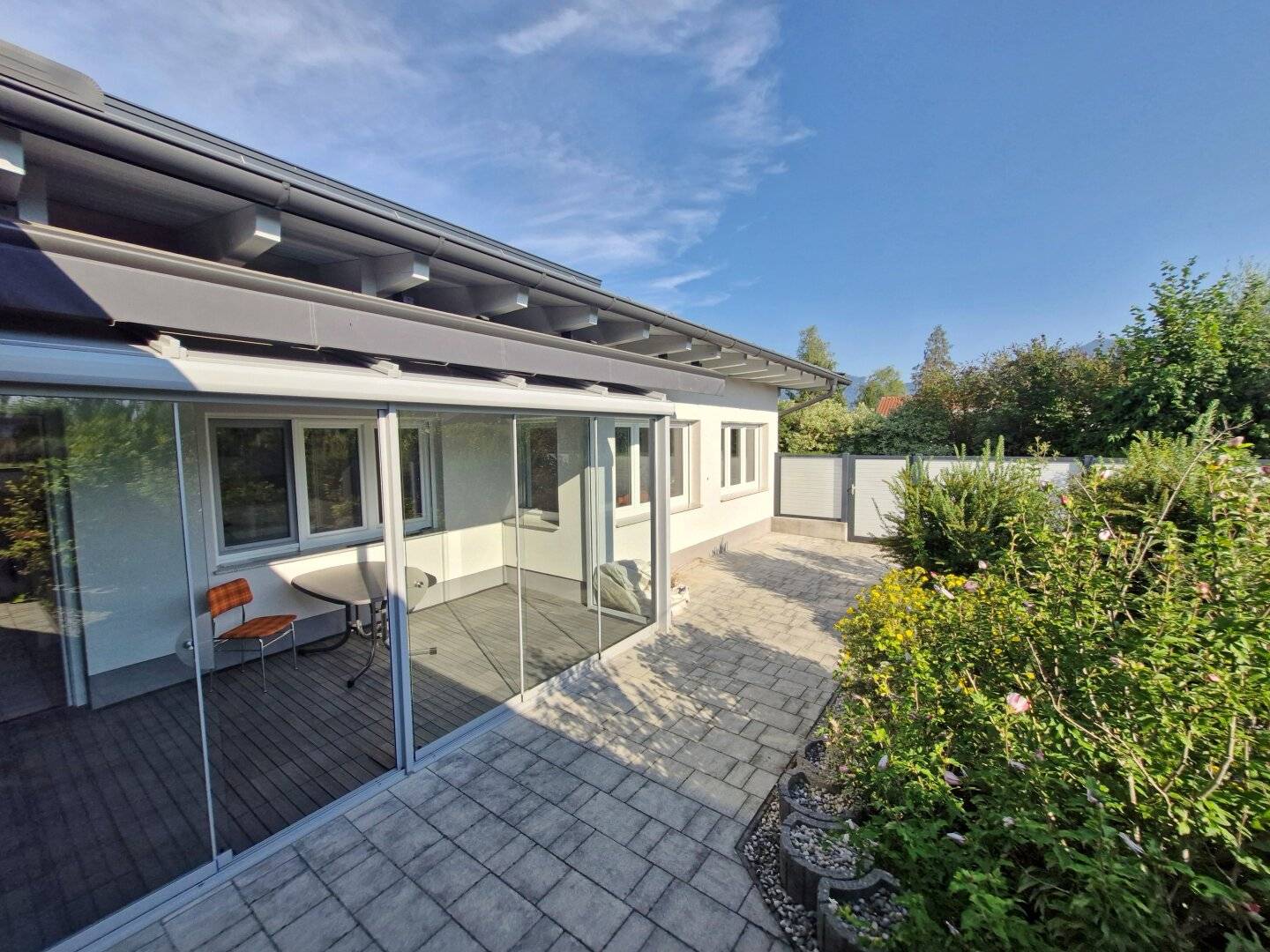 Moderner, schöner Bungalow mit ausgebautem Dachgeschoß in Top-Lage     im Unterkärntner Seengebiet     BJ 2016