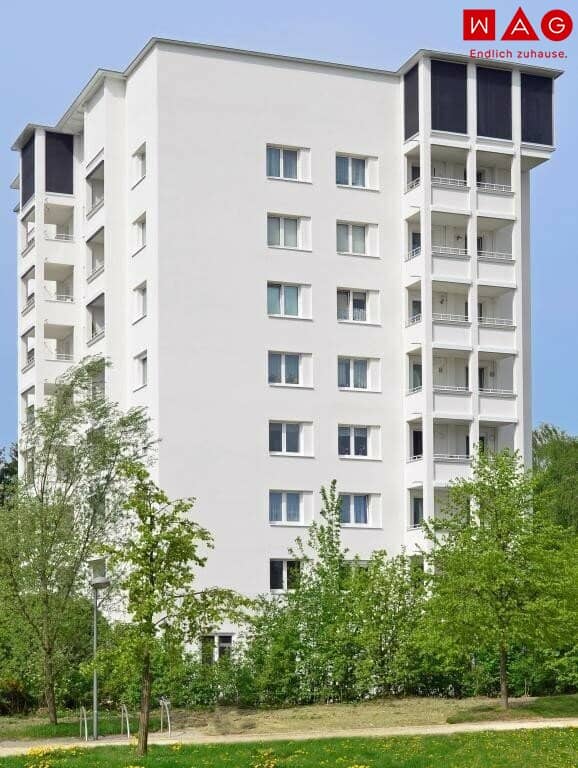 Plenty of space to feel comfortable, 3-room apartment with loggia in Linz/Bindermichl, available from 01.09.2026