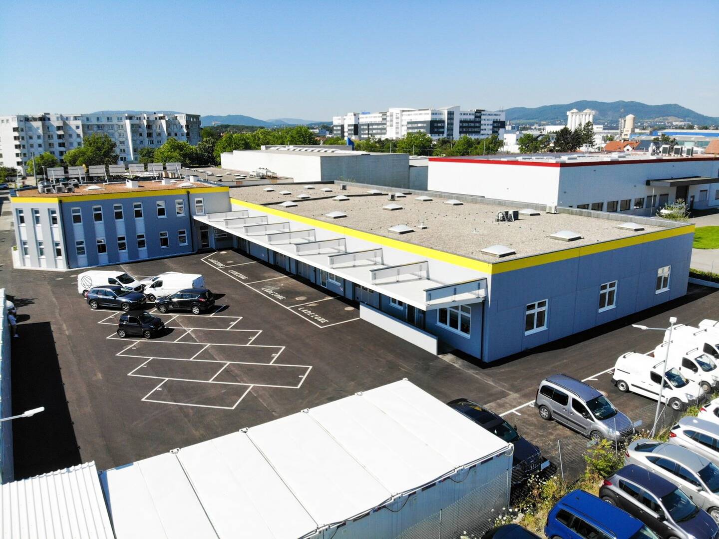 Office and storage space near U6-Perfektastraße station