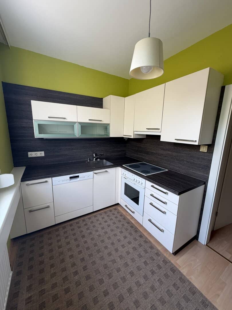 Top gepflegte 3 Zimmerwohnung mit Loggia und Parkplatz in absoluter Ruhelage in der Waldwiese