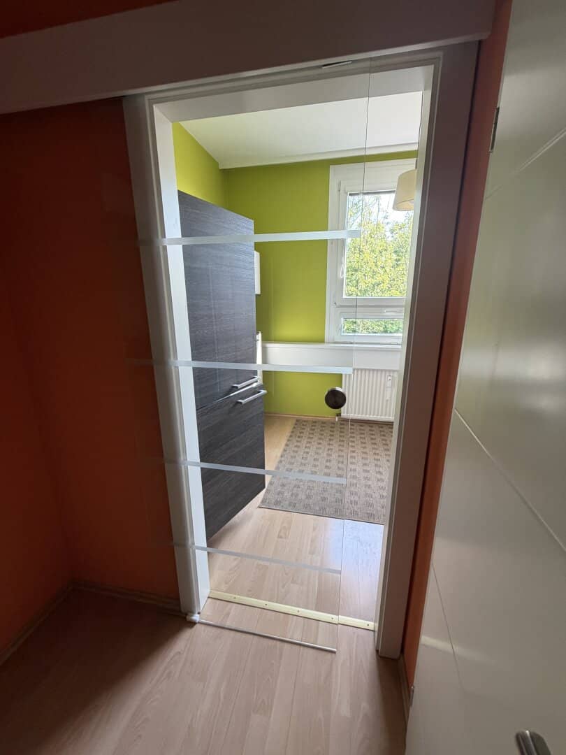 Top gepflegte 3 Zimmerwohnung mit Loggia und Parkplatz in absoluter Ruhelage in der Waldwiese