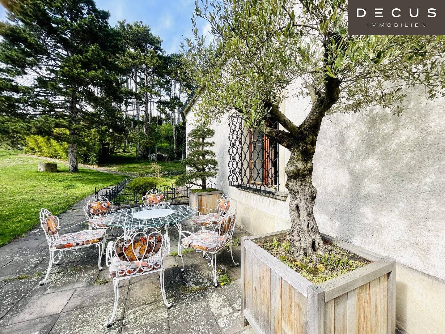 Historic jewel in the heart of Perchtoldsdorf with garden