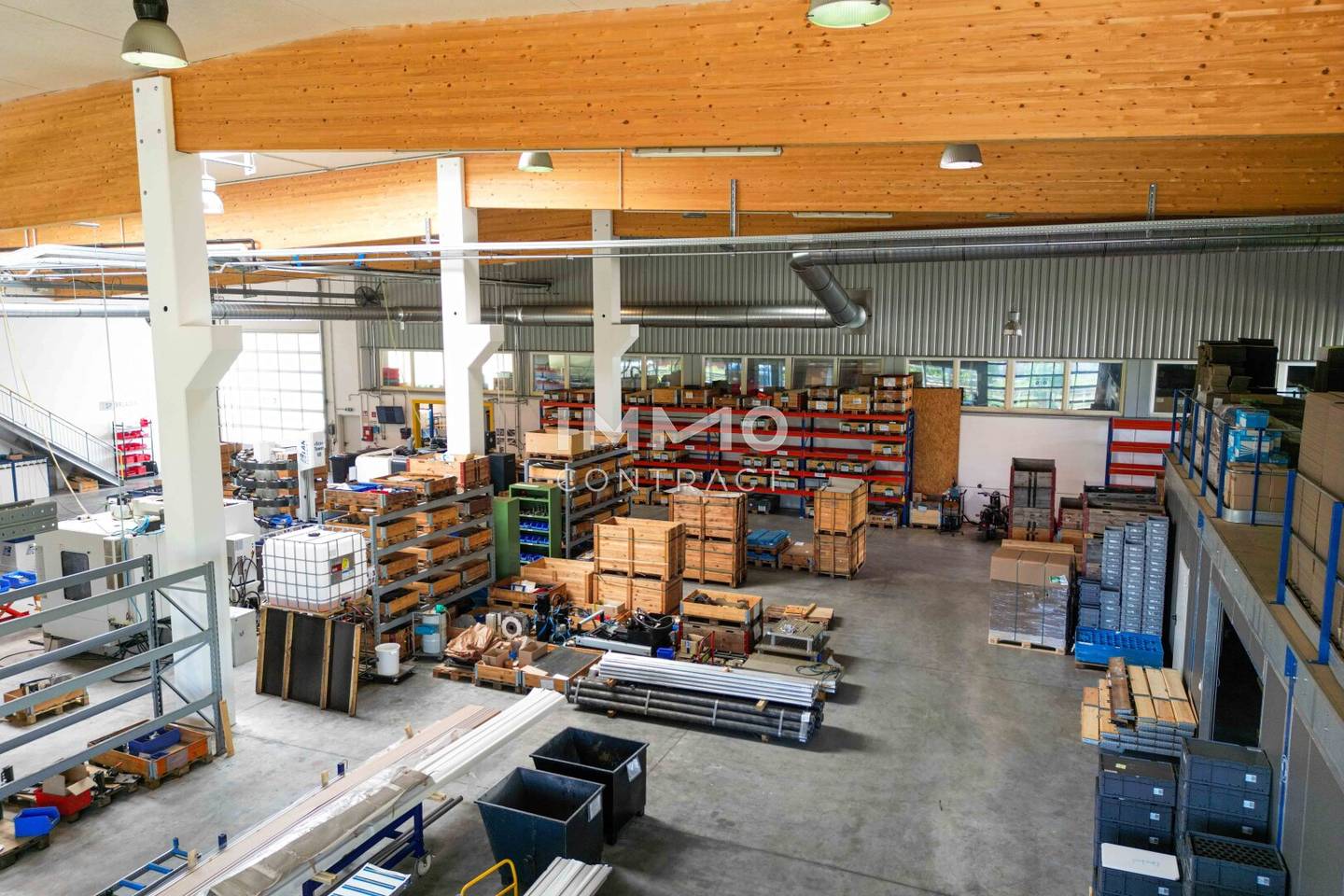 Ideal warehouse with top transport links