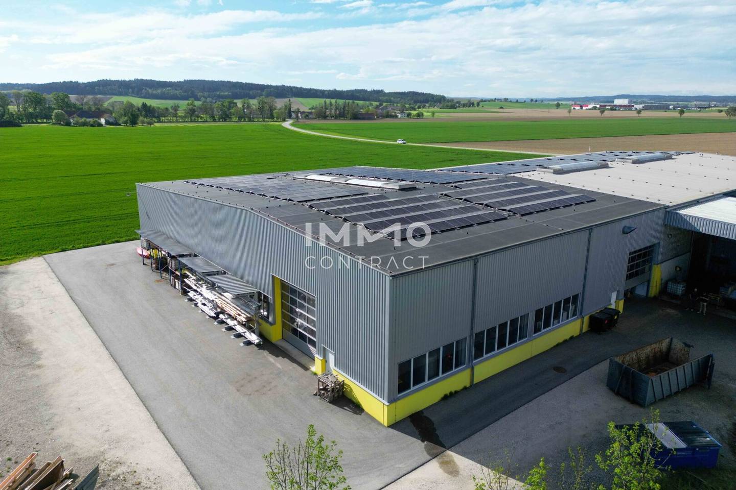 Ideal warehouse with top transport links