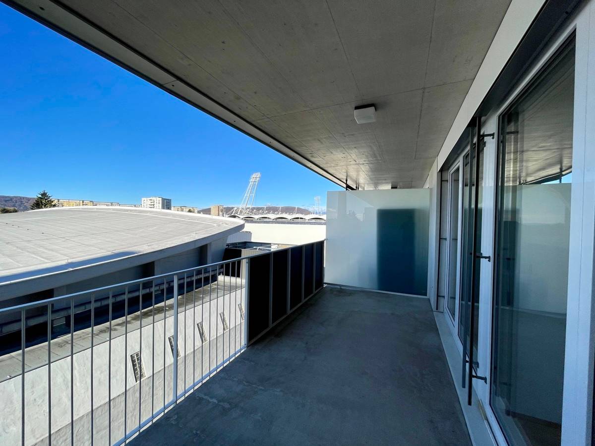 Neuwertige Wohnung mit großem Balkon und Tiefgarage