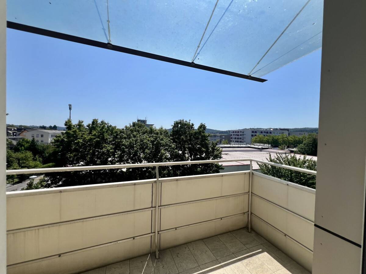 Helle Wohnung mit Balkon und optionaler Möblierung