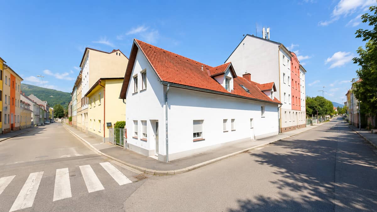Urbanes Ladenlokal ideal für Café Wohnung