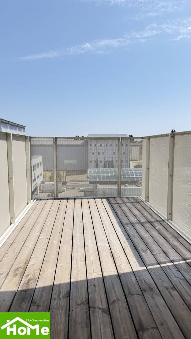 Modern new build in central residential location with balcony
