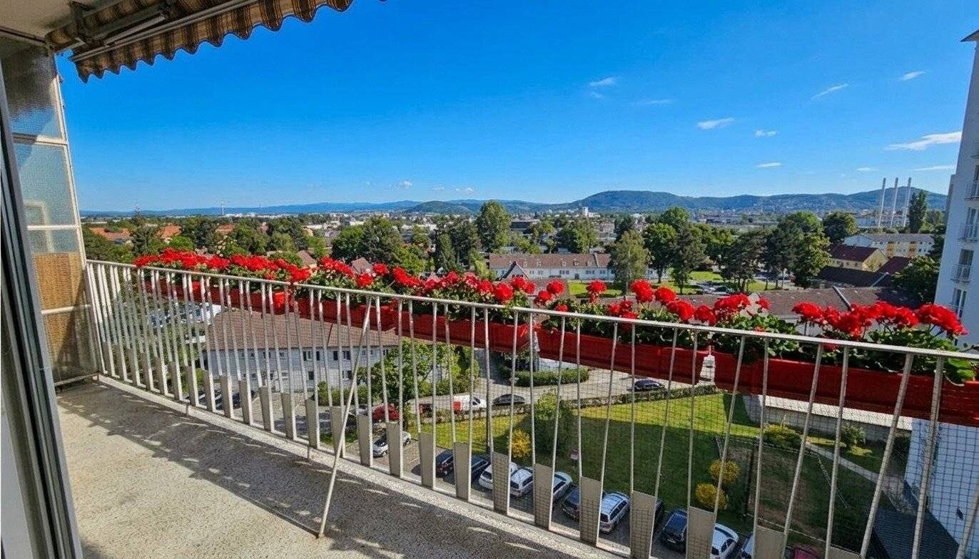 Großzügige, sonnnige, gemütiche 3-Zimmerwohnung mit Fernblick, 2 Balkone  - nahe Mur-Radweg und Zentrum