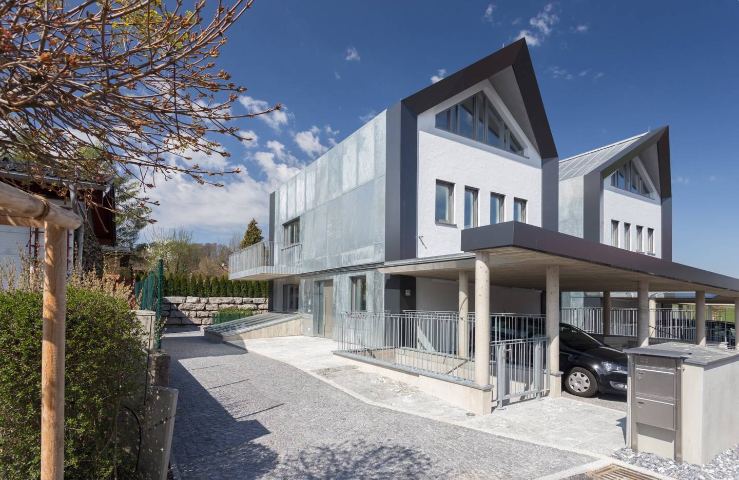 Modern corner terraced house on the outskirts