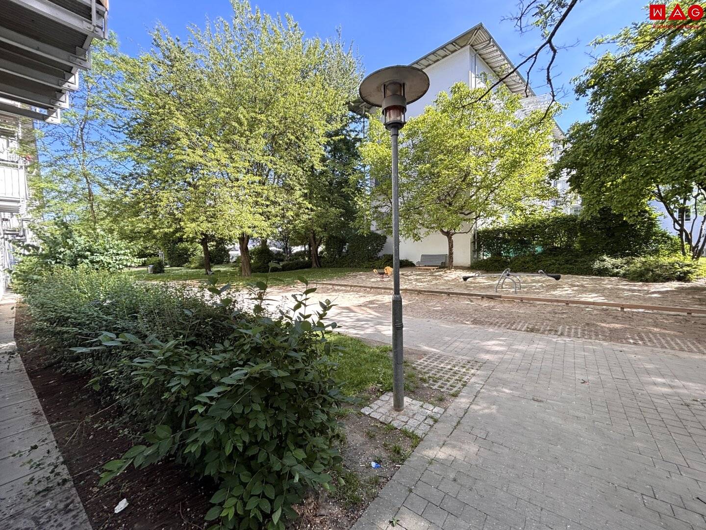 Family-friendly 3.5-room apartment with separate kitchen, dining veranda and small balcony in Linz/Ebelsberg Move-in from 01.09.2026