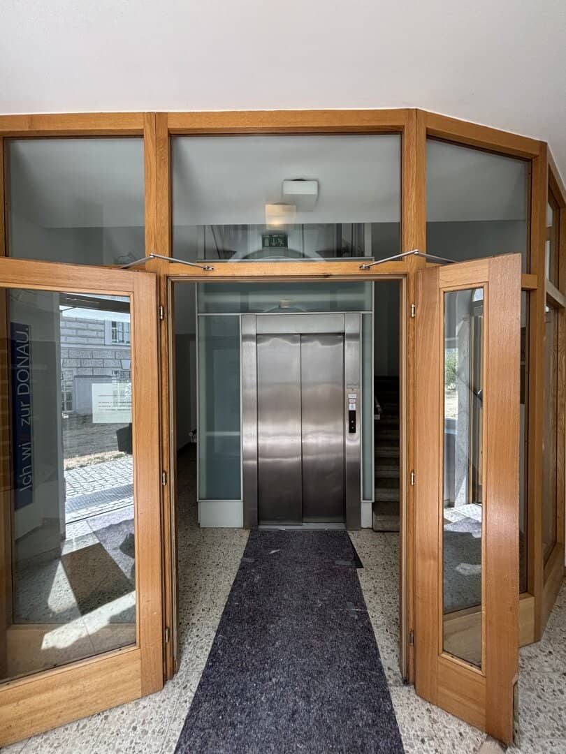 First occupancy after renovation! Beautiful 5-room apartment, perfectly laid out, available from October 26