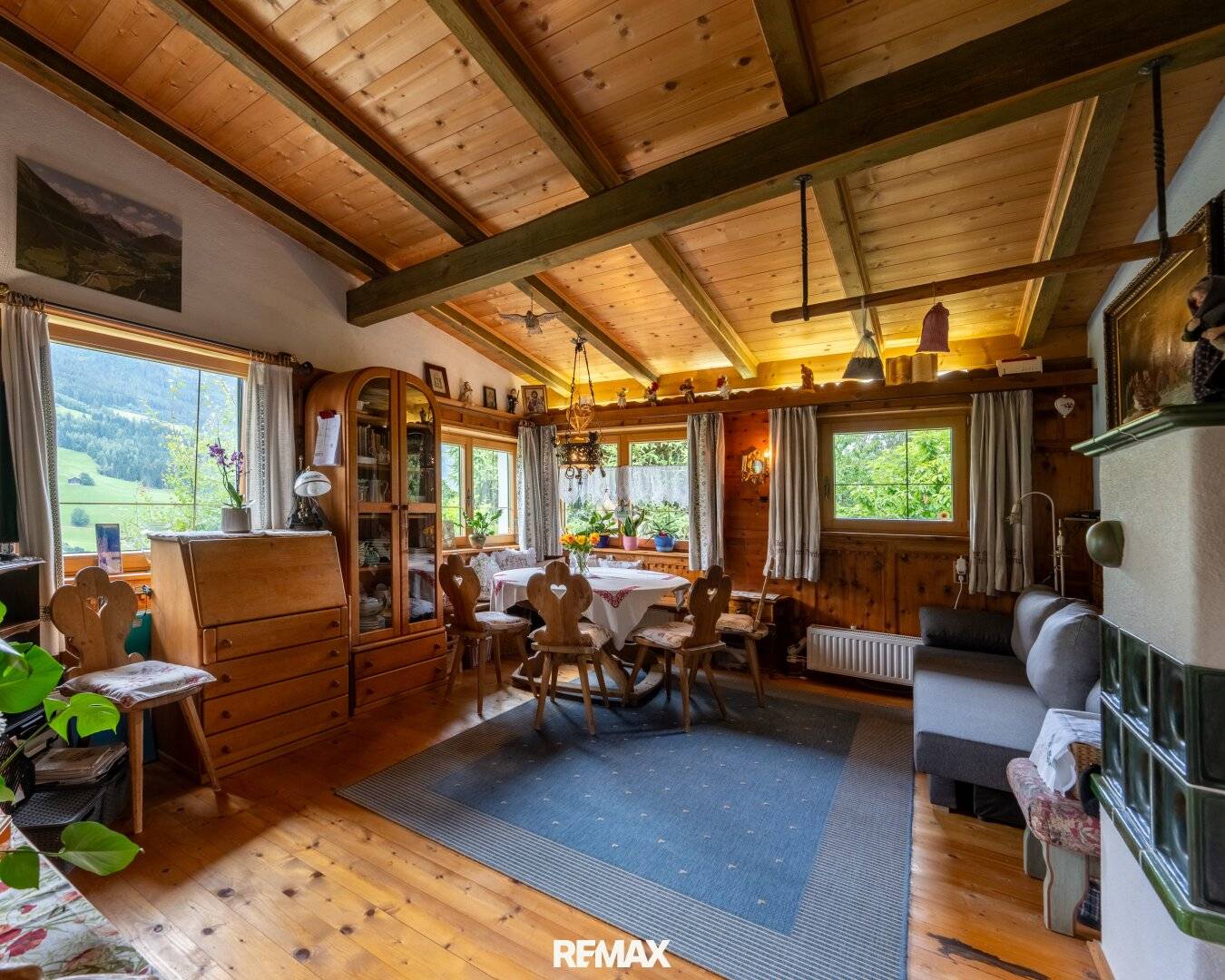 NEW! Sunny view location at Weerberg: Residential house with charm, garden and lots of potential