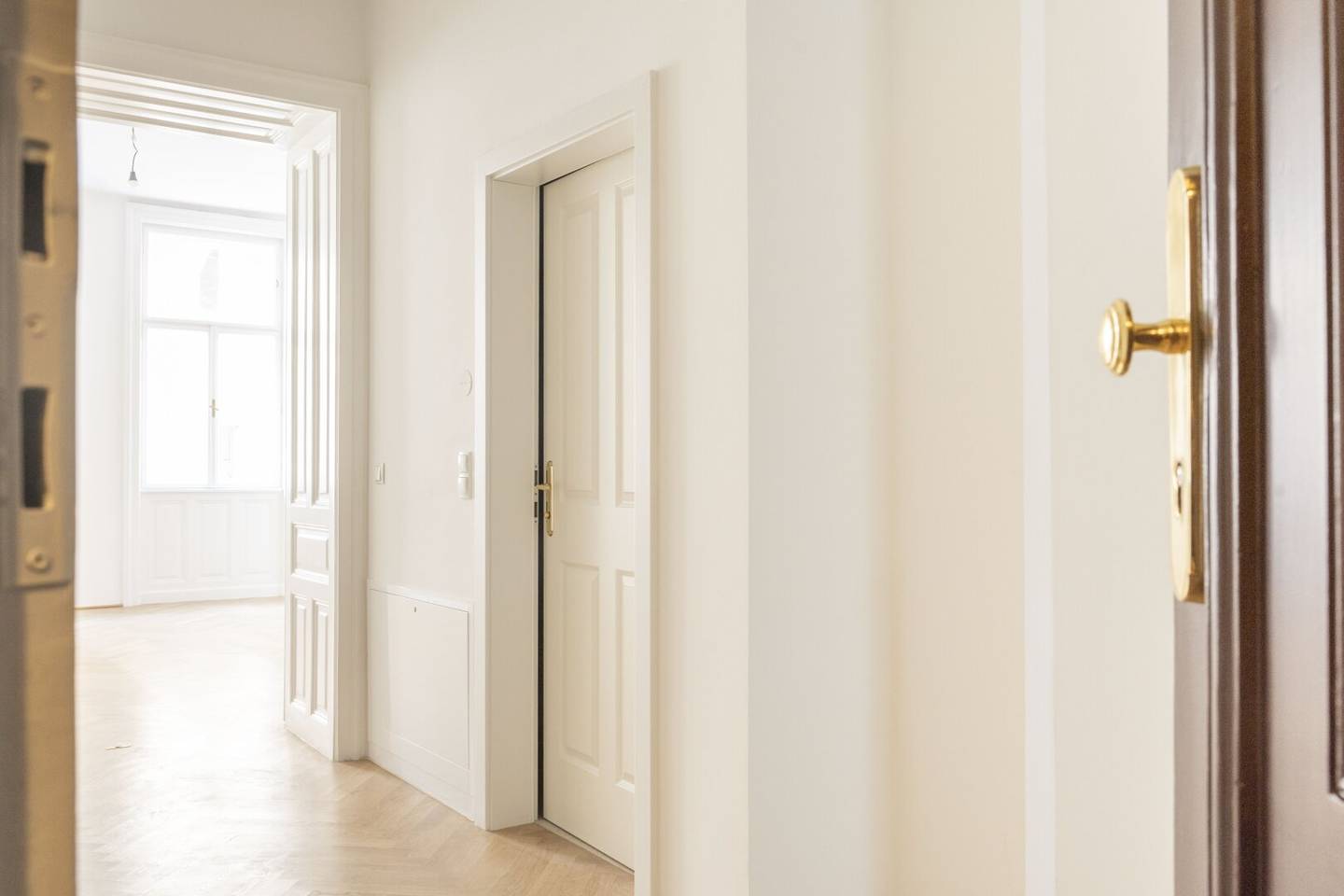 Freshly renovated old building apartment with charm in the heart of Mariahilf