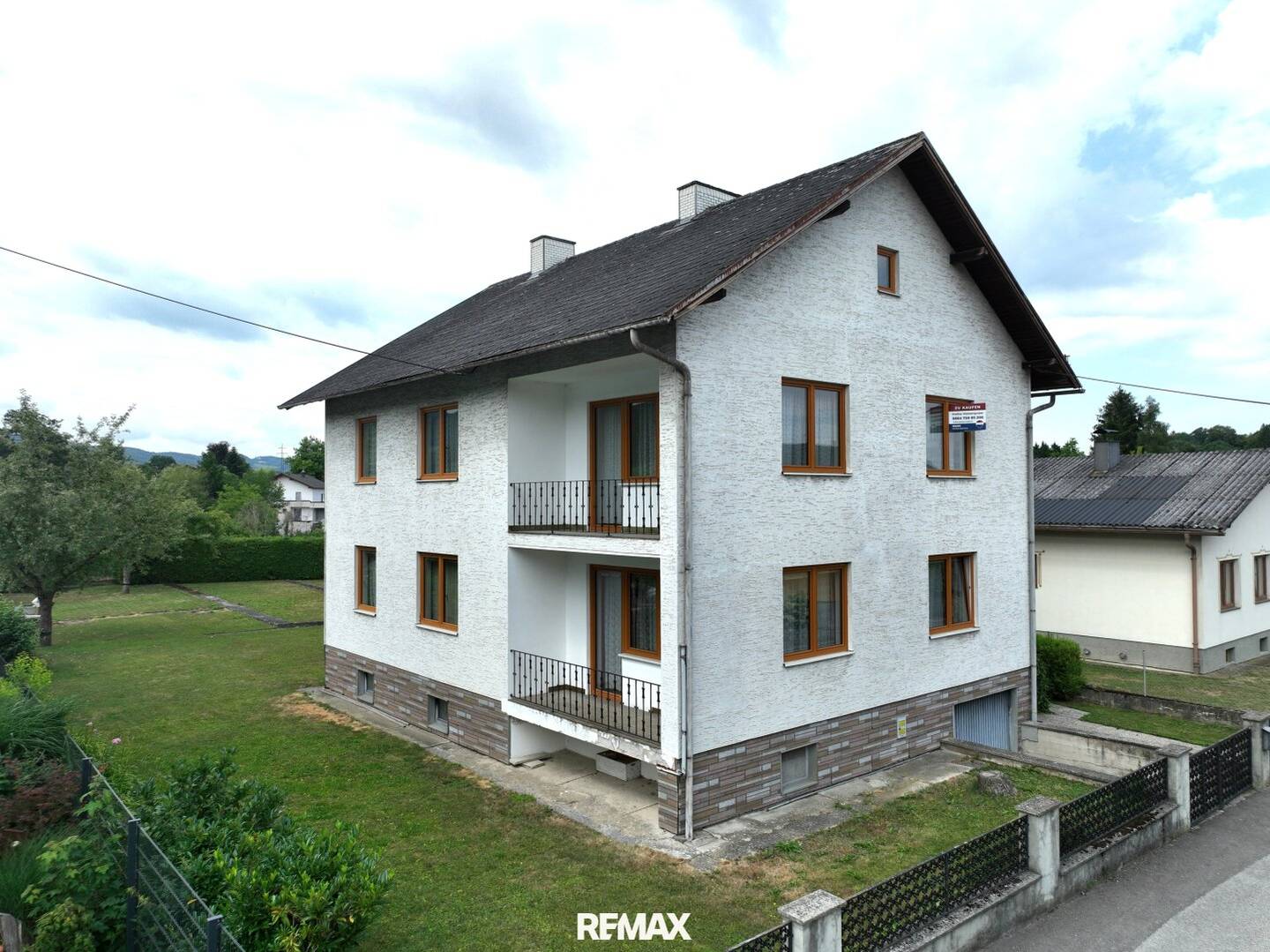Großes Wohnhaus mit weitläufigem Grund in Kilb