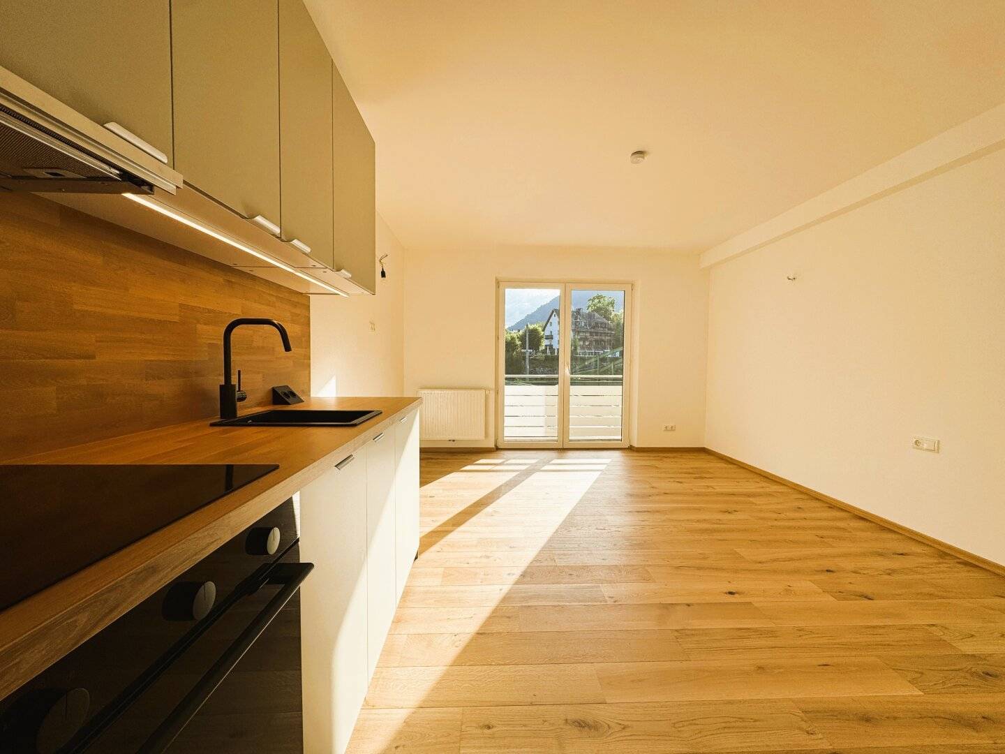 Modernized Studio with Balcony | BAD ISCHL