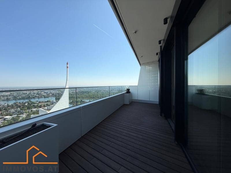 Bright apartment with panoramic view and balcony