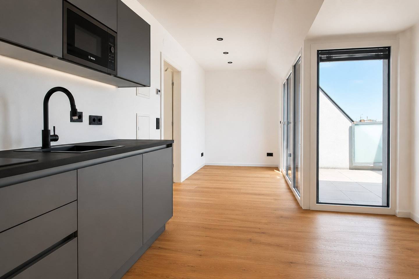 Traumhafte DG-Wohnung mit Terrasse - für Anleger oder Eigennutzer