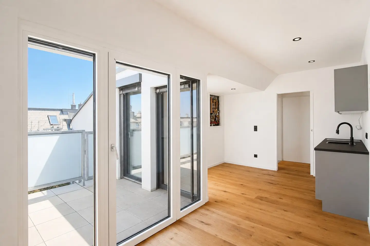 Traumhafte DG-Wohnung mit Terrasse - für Anleger oder Eigennutzer
