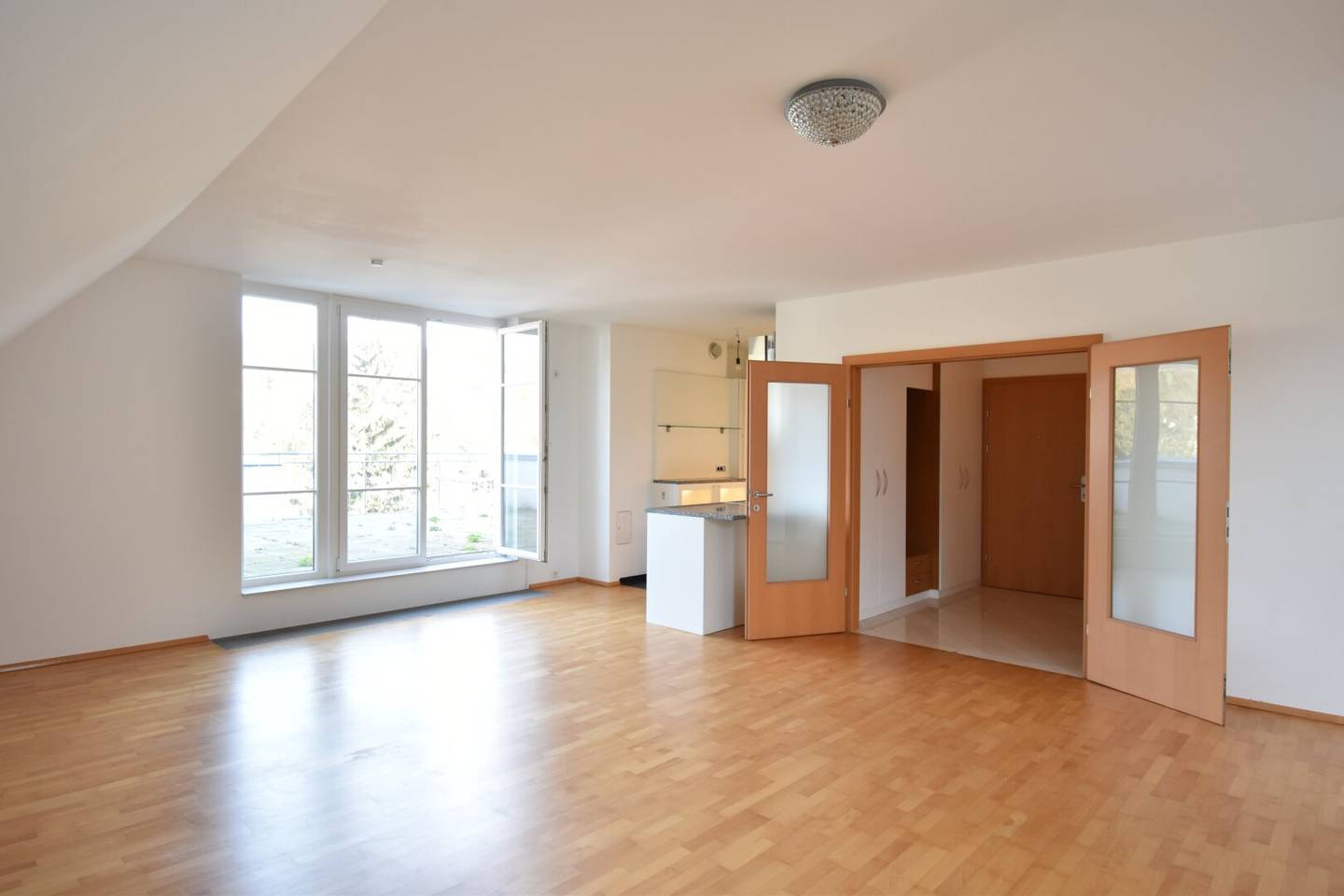 Coming Soon.. Klosterneuburg (Kierling) | Exclusive 2-room apartment with green view | large roof terrace | commission-free