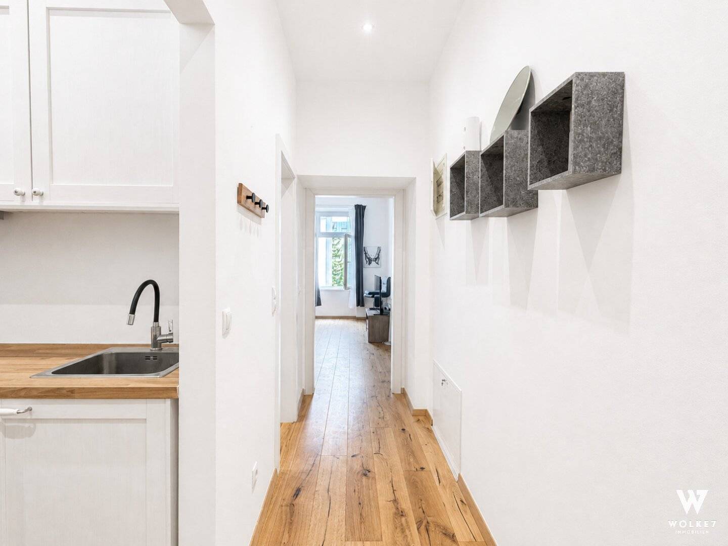 Move-in ready historic building first occupancy after complete renovation – Modern 1-room apartment with underfloor heating and lift in 1100 Vienna