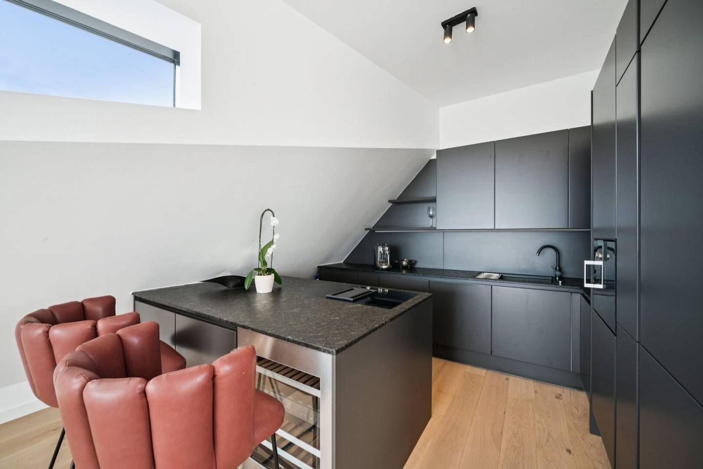 An architectural statement in the 9th district, attic apartment with breathtaking views