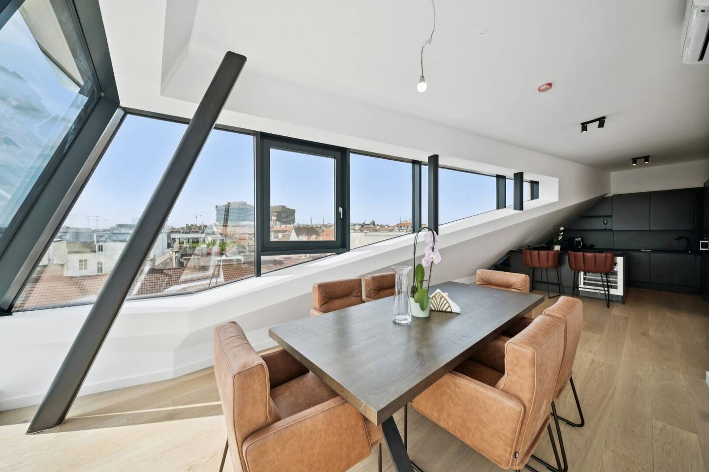 Ein architektonisches Statement im 9. Bezirk - Dachgeschoss-Wohnung mit atemberaubendem Ausblick