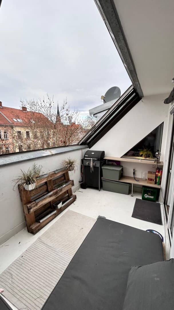 Graz: Charming old building 2-room attic apartment with sunny west-facing loggia rented until 31.12.2028