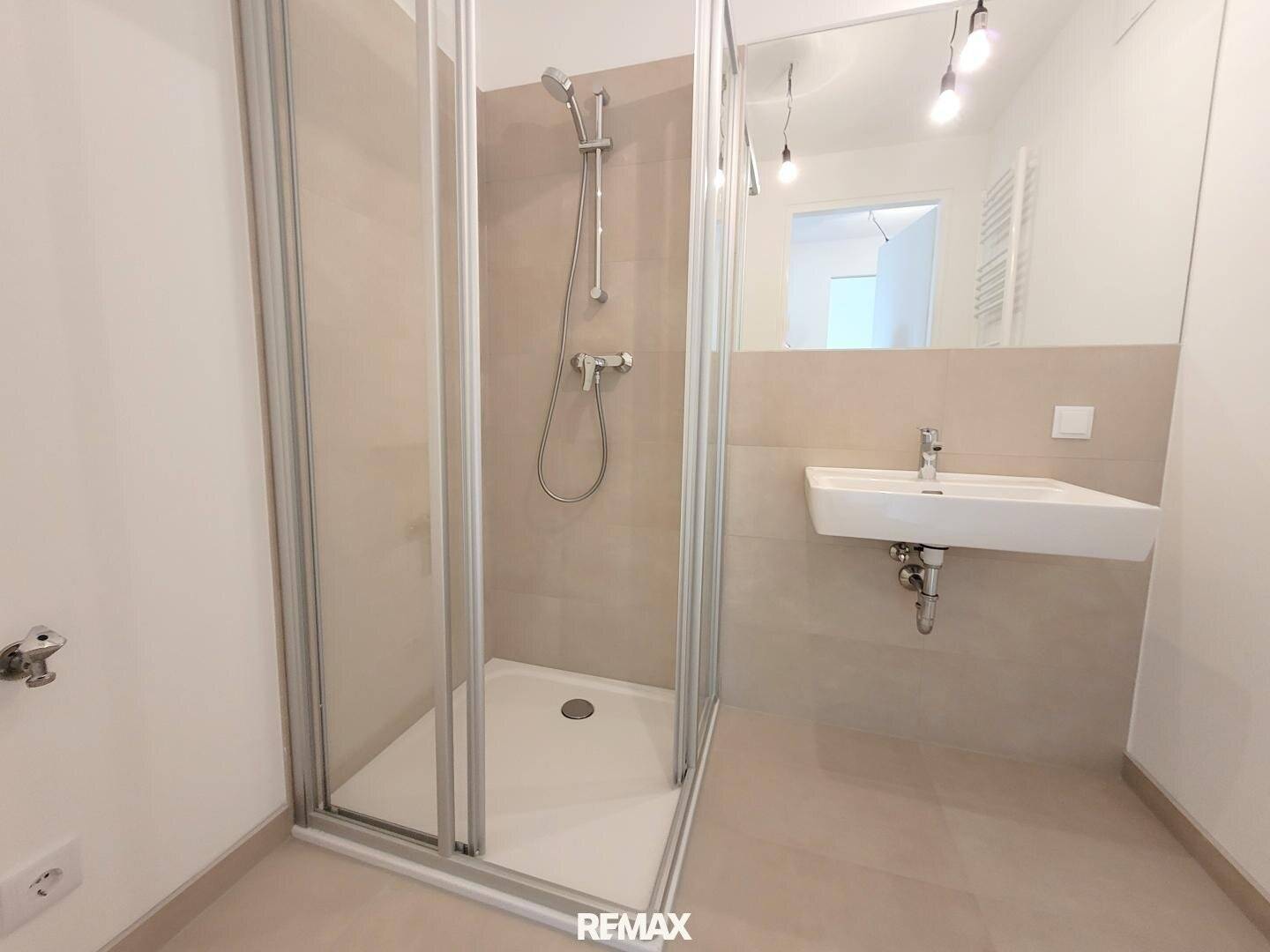 First occupancy Superb 2-room apartment with balcony