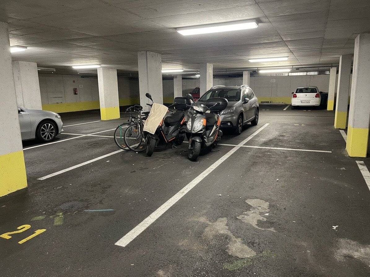 Tiefgaragenabstellplatz Doktor-Glatz-Strasse 30 (beim Billa)