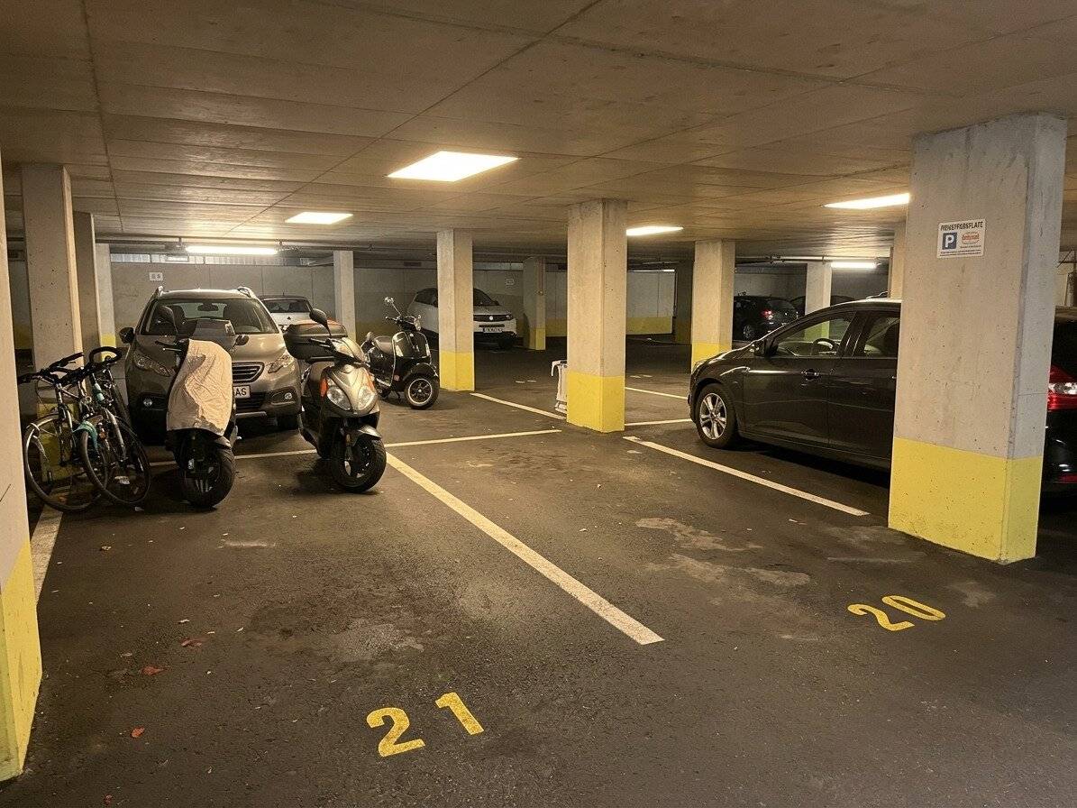 Tiefgaragenabstellplatz Doktor-Glatz-Strasse 30 (beim Billa)