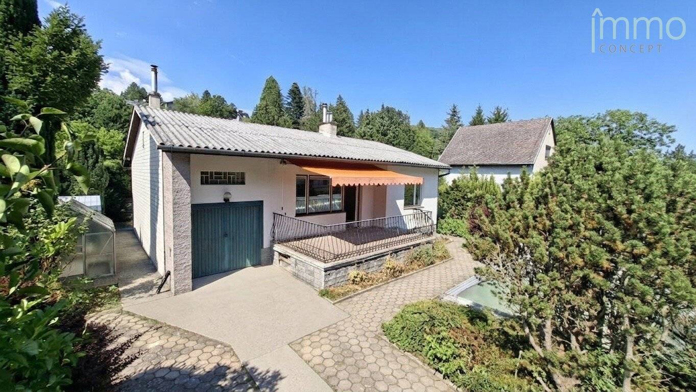 individually expandable 3-room Vienna Woods bungalow in level sunny location