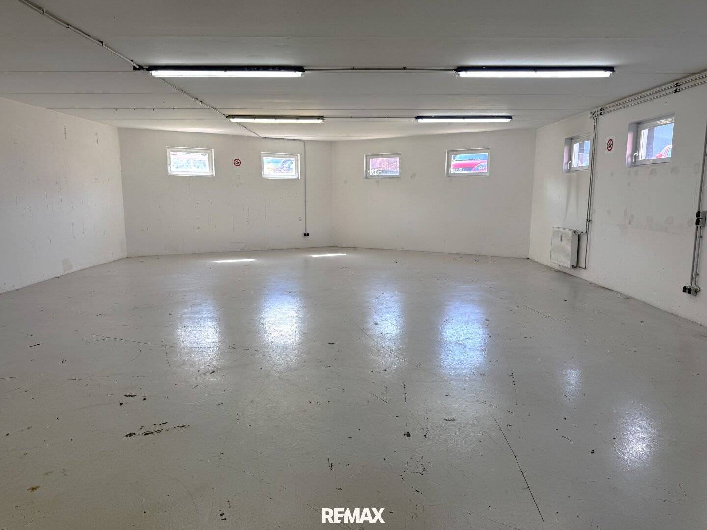 Practical storage spaces in established commercial area in Wolfsberg