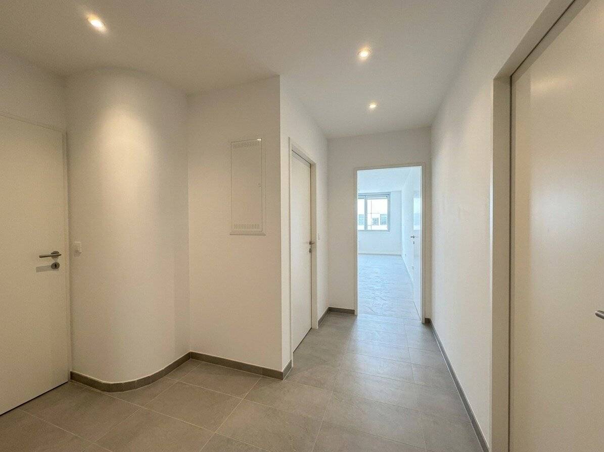 Gekühlte und neue 2-Zimmer Wohnung eine Minute von U4/U6 gelegen