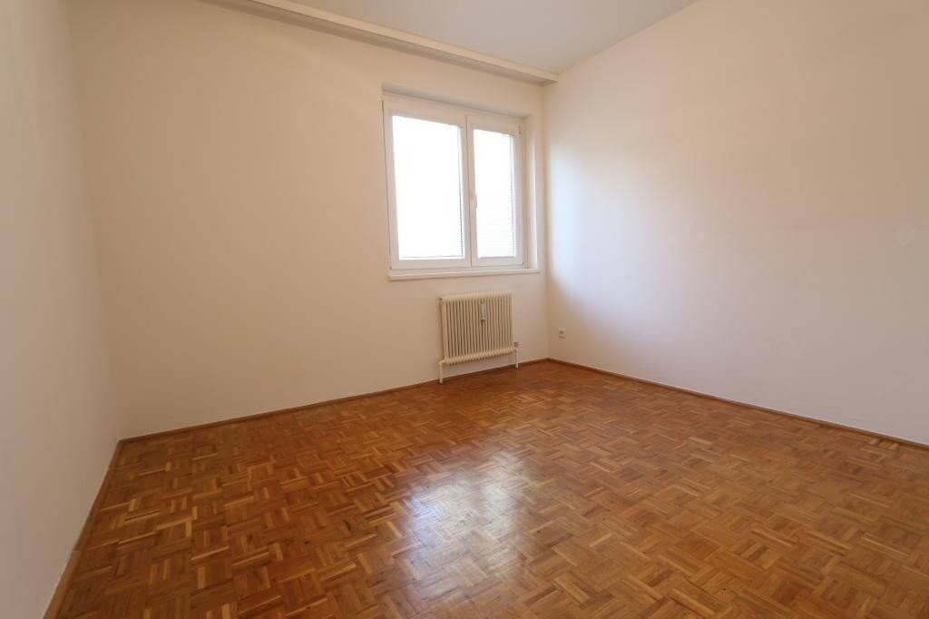 2-room apartment in quiet green location, rented on a fixed-term basis until 2030
