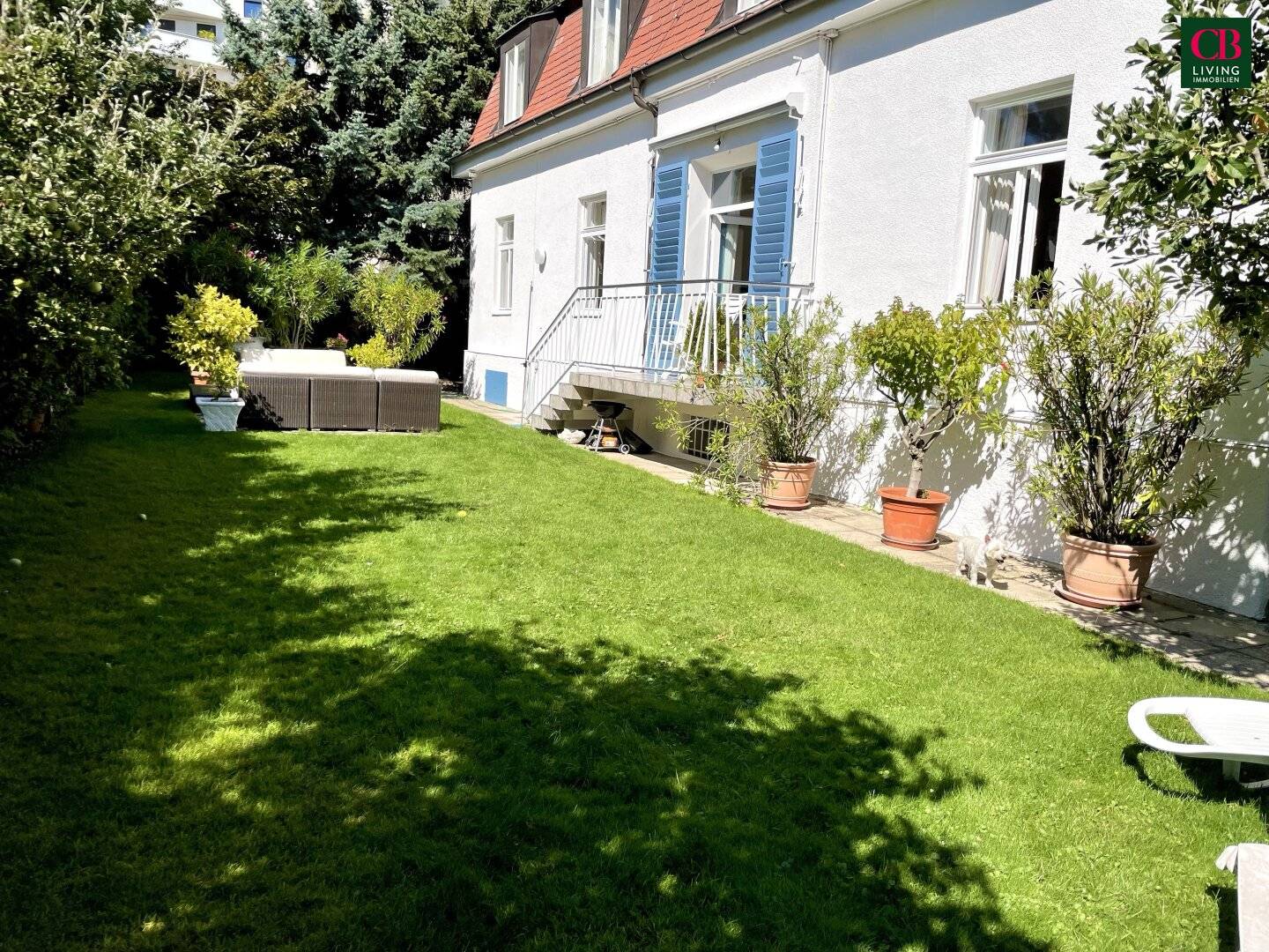 Charmante Villa mit drei Wohneinheiten, Garten und Entwicklungspotenzial