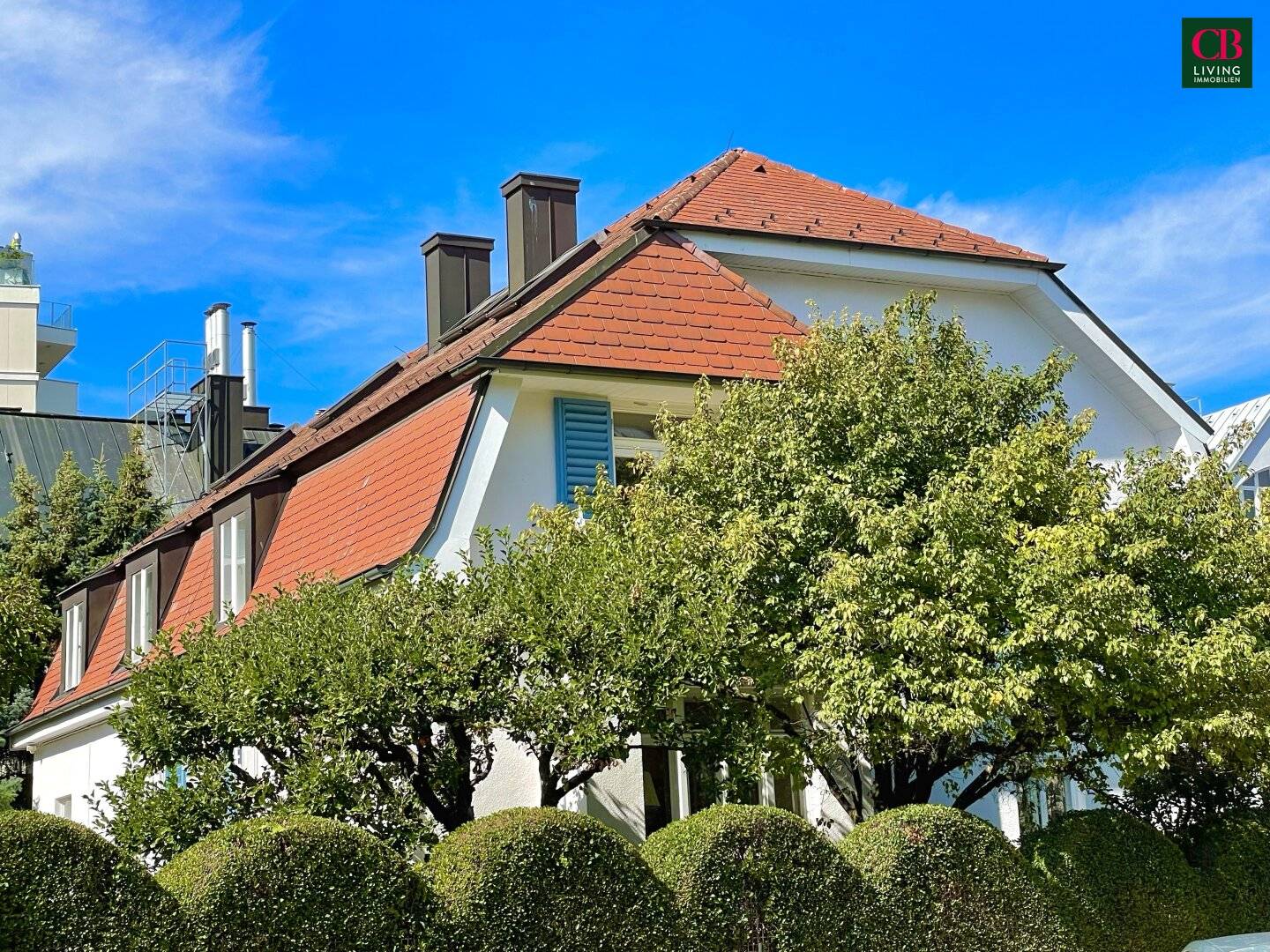 Charmante Villa mit drei Wohneinheiten, Garten und Entwicklungspotenzial
