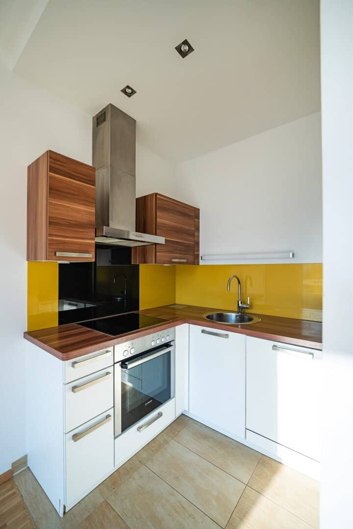Klein, fein &amp; mit Grünblick – Charmante 2-Zimmer-Wohnung! Graf Starhemberg Gasse bei U1!