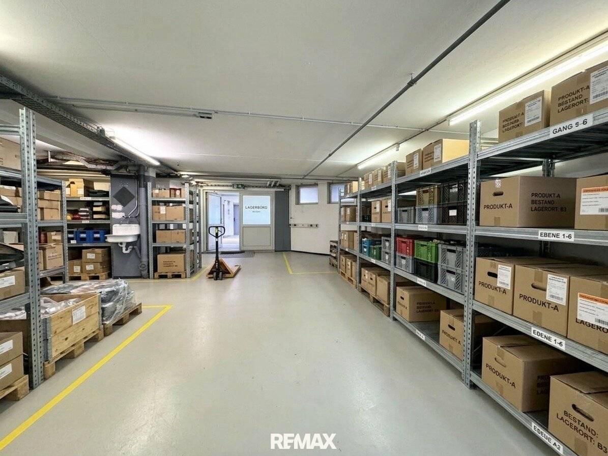 Versatile 70 m² storage room in commercial site Wolfsberg