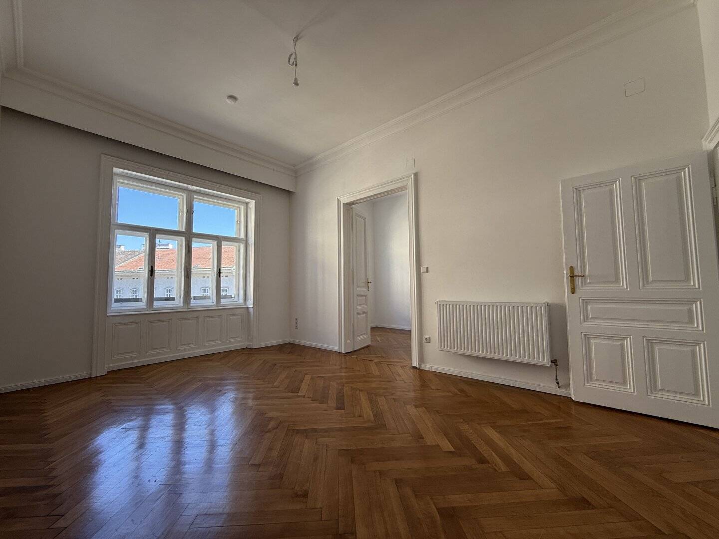 Stilvolle Altbauwohnung mit 63 m² in Top-Lage nahe der Mariahilfer Straße