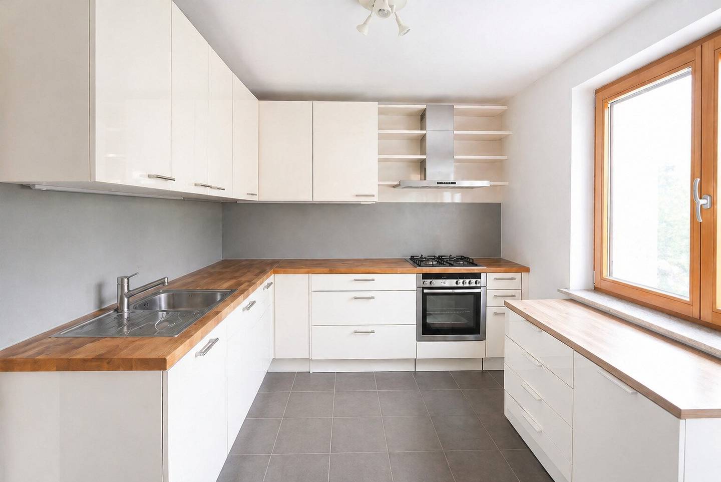 Your residential idyll in the 14th district - lovingly renovated and extended house with outdoor pool and sauna