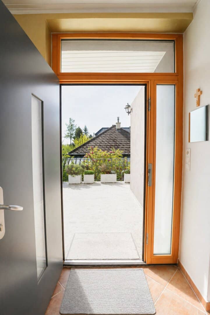 Your residential idyll in the 14th district - lovingly renovated and extended house with outdoor pool and sauna