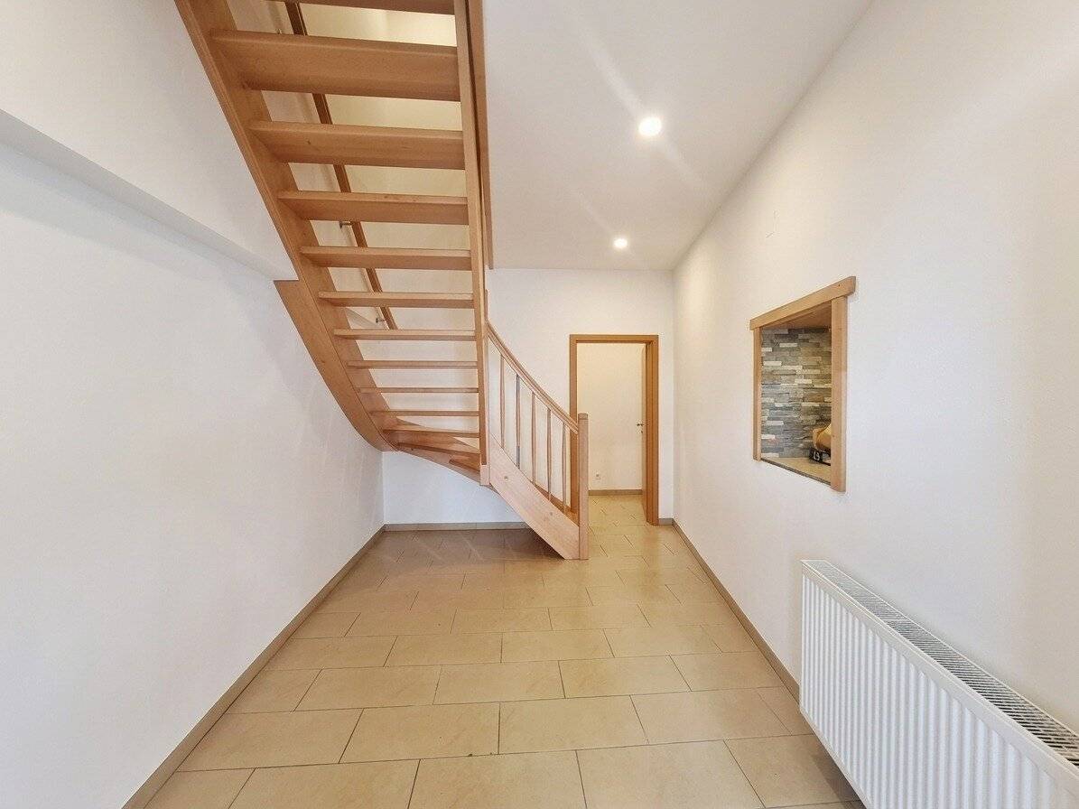 Spacious living on 150 m² with roof terrace, sun sail and carport – immediate occupancy