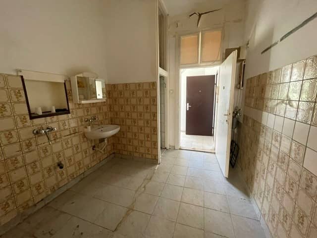 Apartment in a restored period building near park